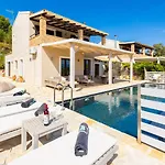 Antinoti Villa *