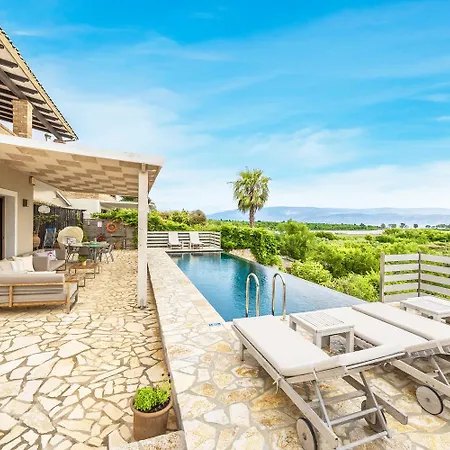 Antinoti Αγία Αικατερίνη