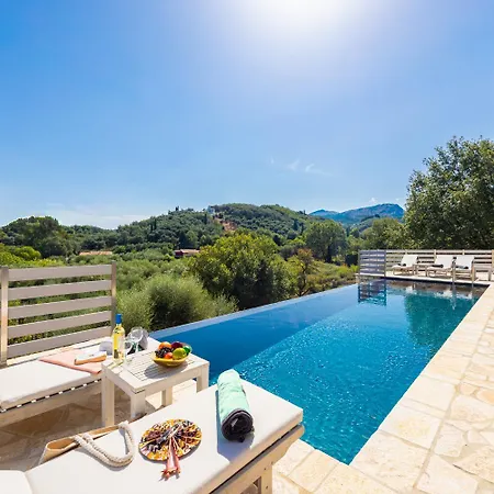 Antinoti Villa