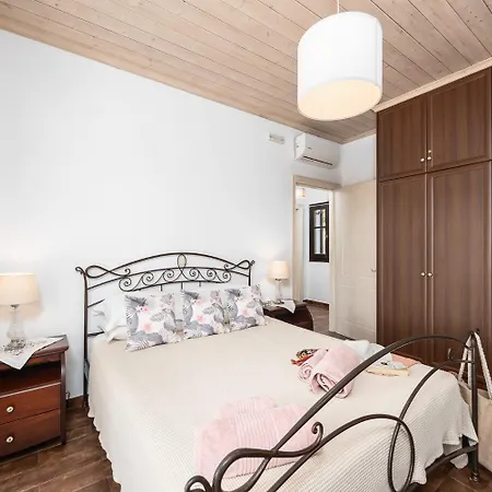 Antinoti Agia Aikaterini (Corfu)